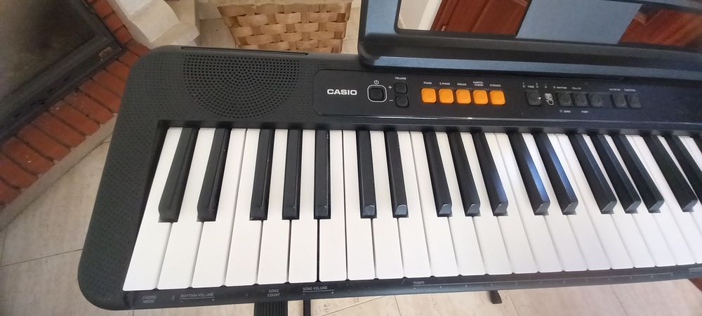 Piano Casio CT S100