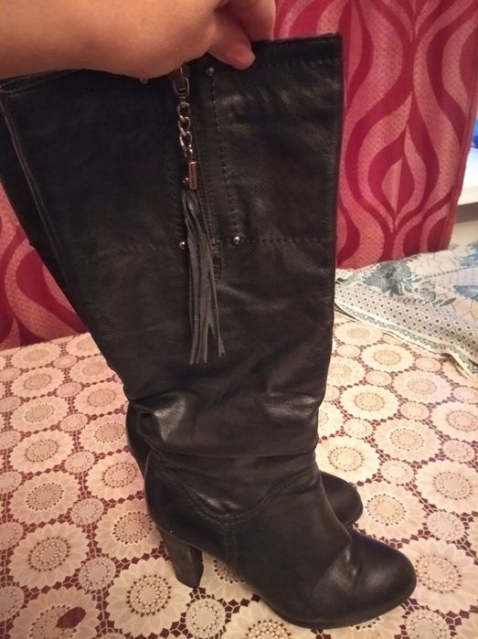 Продам недорого классные зимние сапоги