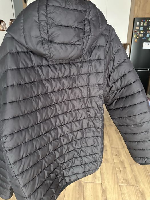 Kurtka czarna , zamek, kaptur, lekka