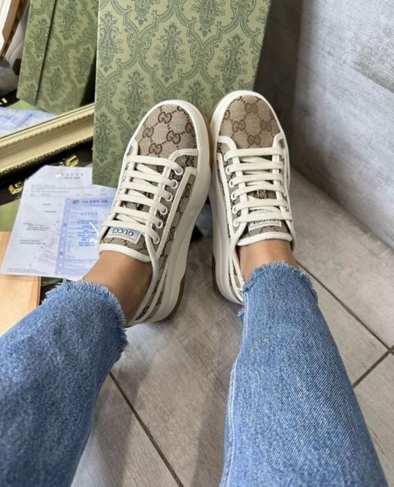 Sneakersy Gucci na platformie