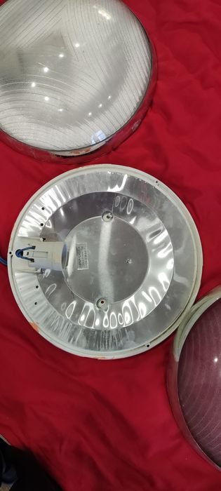 Продам светильники на стену