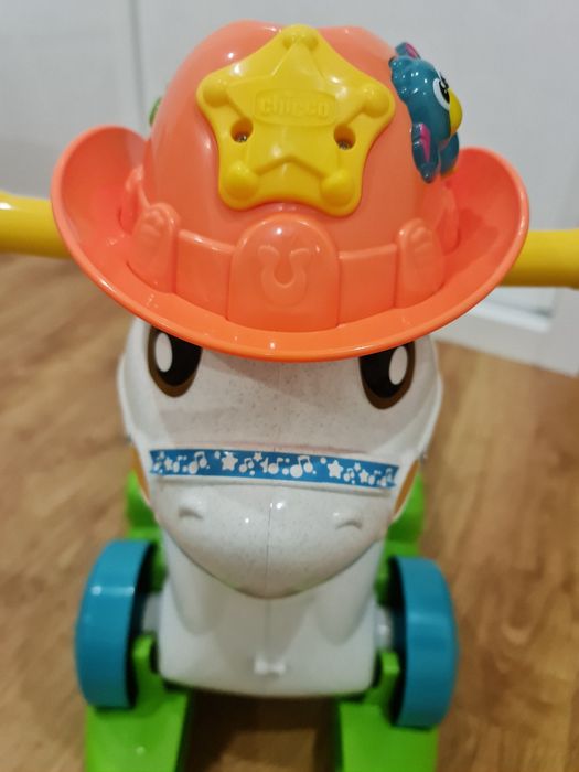 Cavalo CHICCO novo