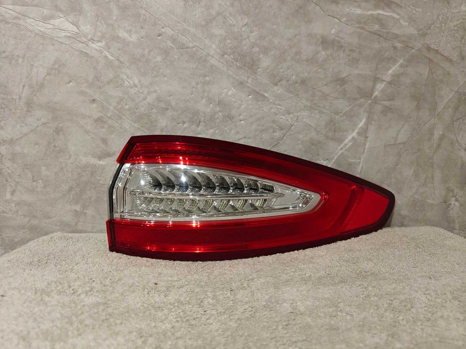 Lampa Prawy Tył Ford Mondeo MK5 Sedan EUROPA
