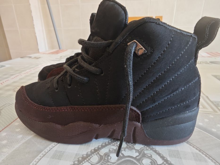 Botas Jordan, pretas e bordeaux