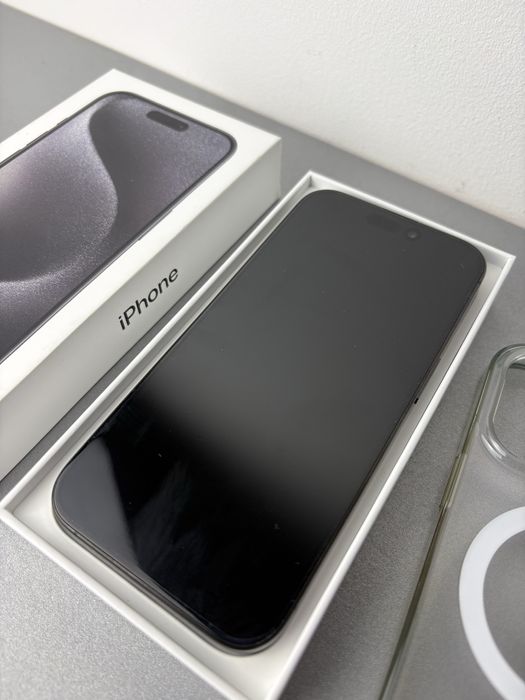 iPhone 15 Pro  128GB czarny Black Titanium