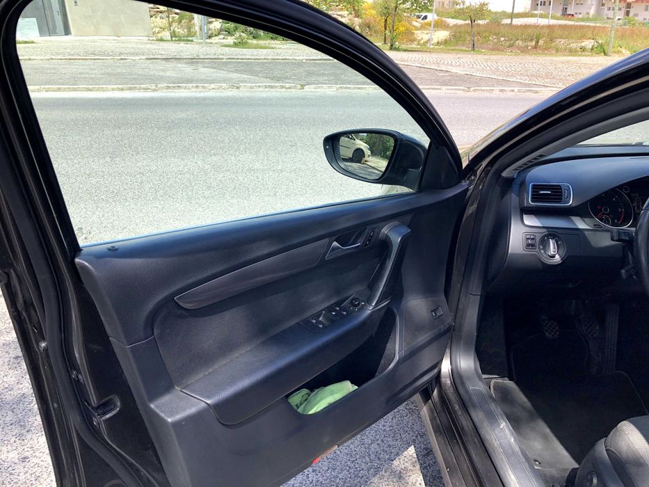 VW Passat 2012 em bom estado