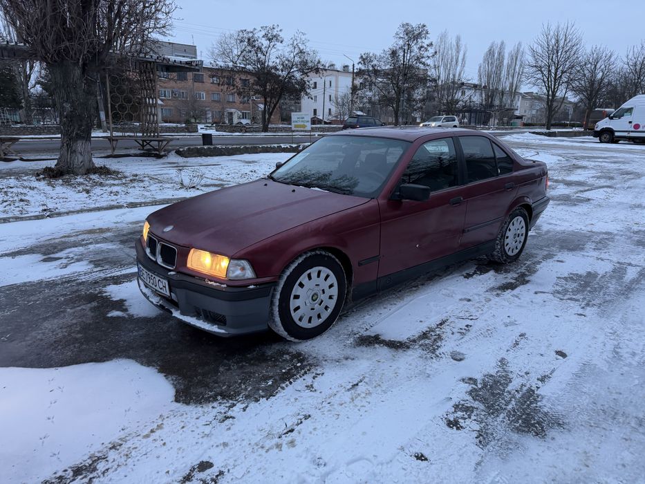 В продаже бмв Е 36  1.8 бензин любое оформление