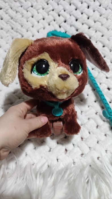 Fur Real friends interaktywny piesek na smyczy
