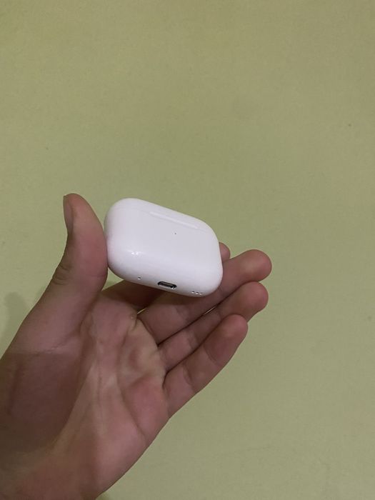 Продаю air pods 2 pro ідеал !