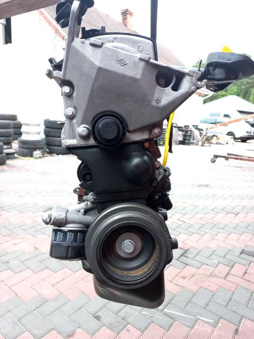 Dacia Sandero двигатель 1,2і D4F 732