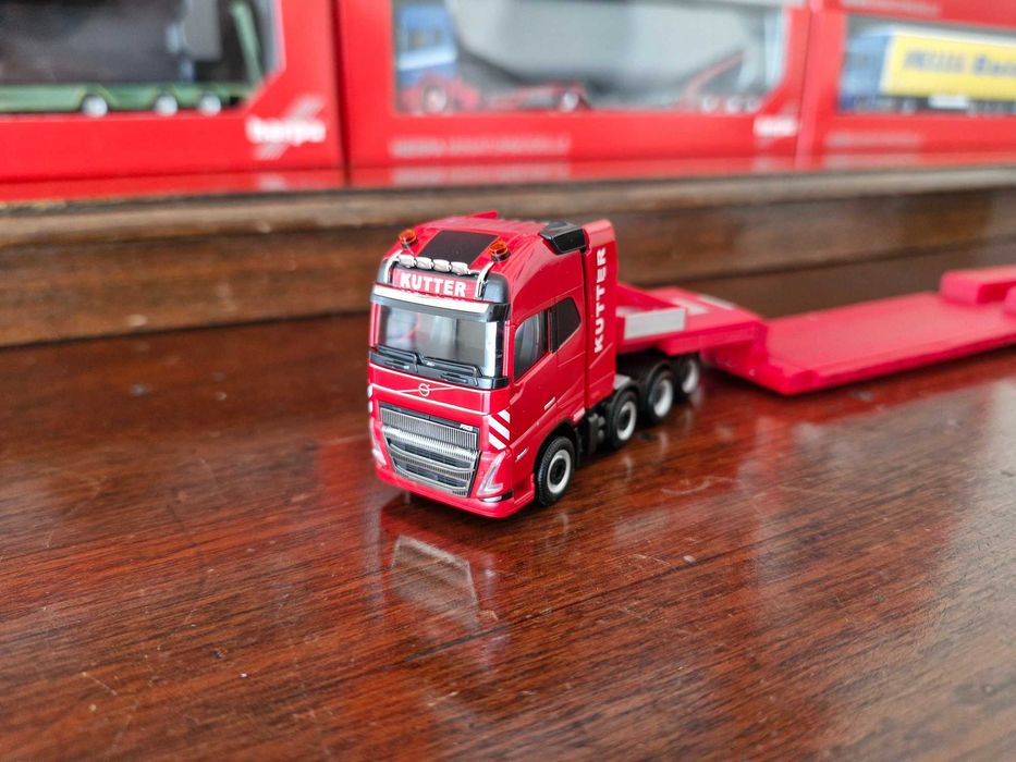 Zestaw Volvo FX16 GL. XL. Herpa 317962 skala 1:87 Modele 1:87