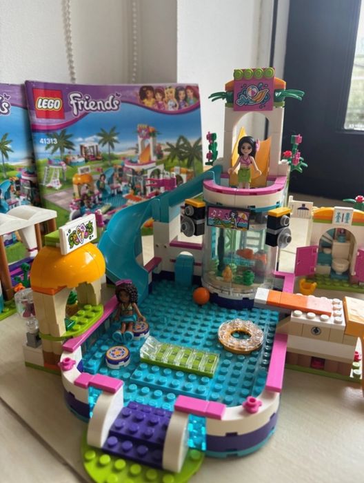Lego friends “piscina de verão de Heartlake”