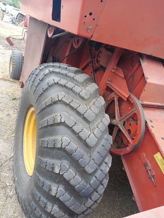 Kombajn Massey Ferguson 487