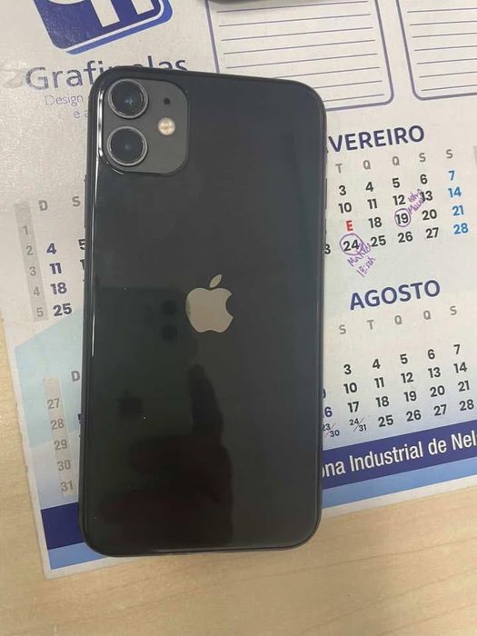 Iphone 11, nunca aberto, tela sem nenhum danificado obs: bateria 69%