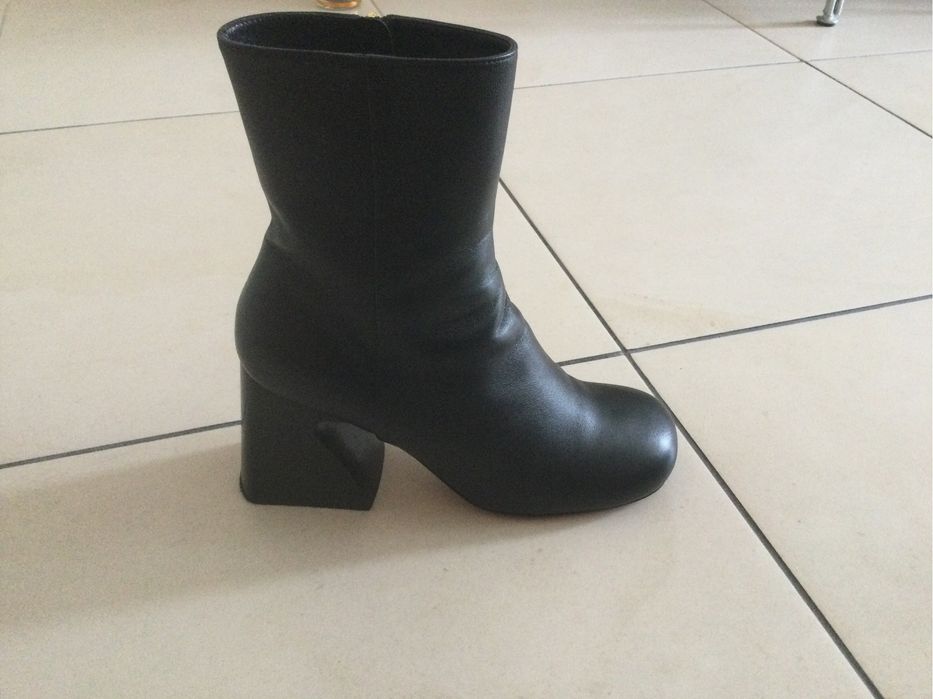 Продам ботинки