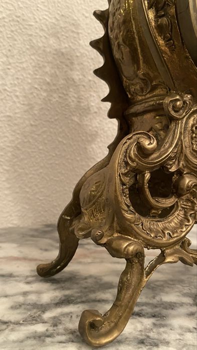 Relogio de mesa em bronze dourado