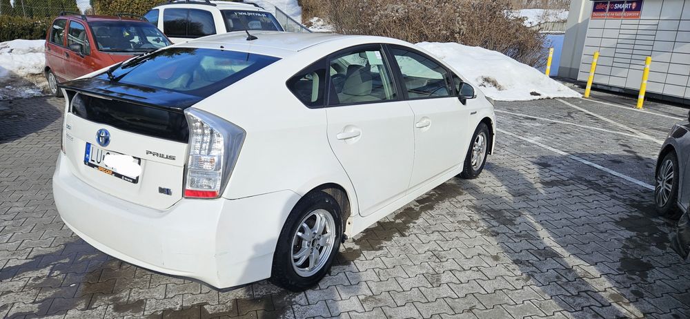 Toyota prius 3 hybryda 2011r