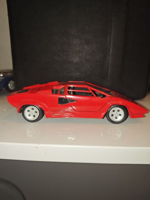 Revell, Maisto, Bburago Polistil 1/18