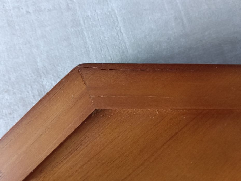 Antiga e pequena mesa octogonal em faia maciça