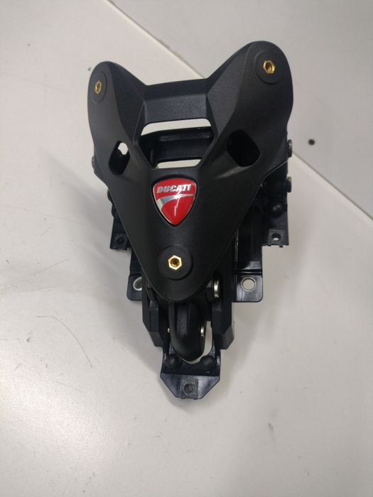 Stelaż szyby Ducati supersport 937