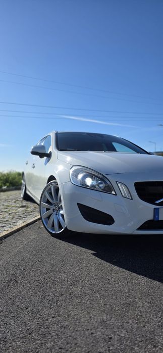 Volvo V60 full extras modelo único em Portugal