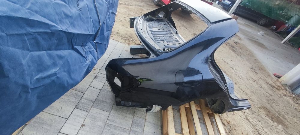 Prawa tylna ćwiartka Mercedes e klasa w213
