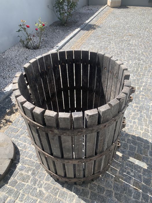 Vendo prensa de vinho antiga