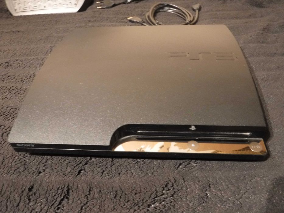 Konsola PS3 wraz z Kierownicą Thrustmaster Ferrari