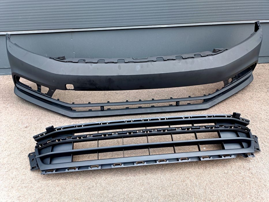Решетка бампера VOLKSWAGEN JETTA VI 14-18г джета нижняя. Разборка