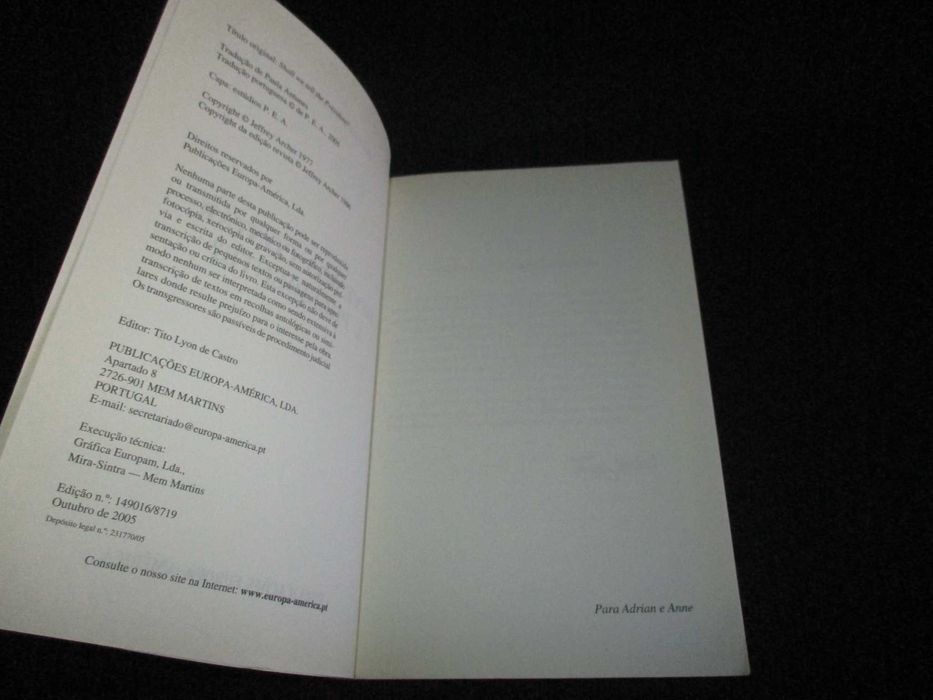 Livro Devemos contar à presidente Jeffrey Archer