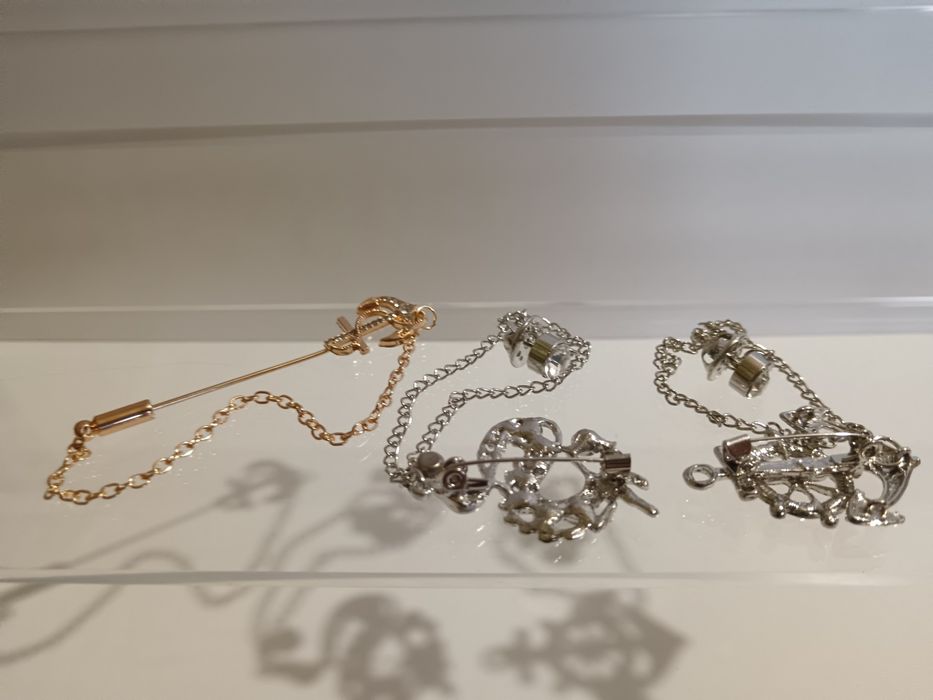 3 Alfinetes de Peito elegantes