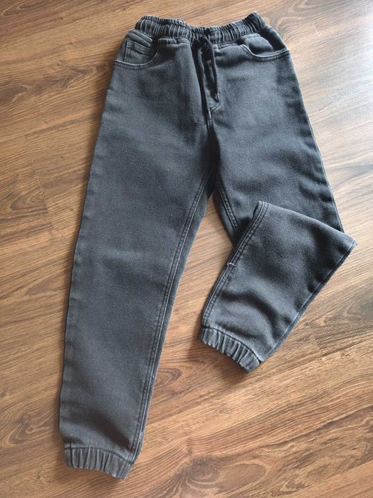 Продам джинси, джогери дуже в хорошому стані.