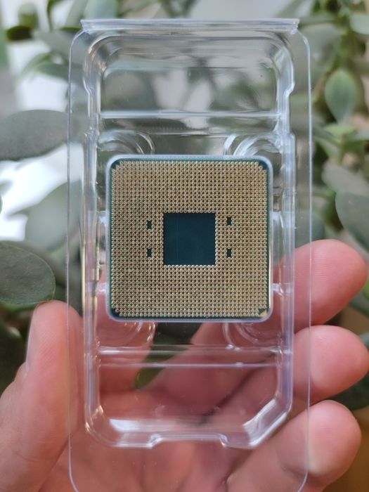 Процесор AMD Ryzen 5700X новий