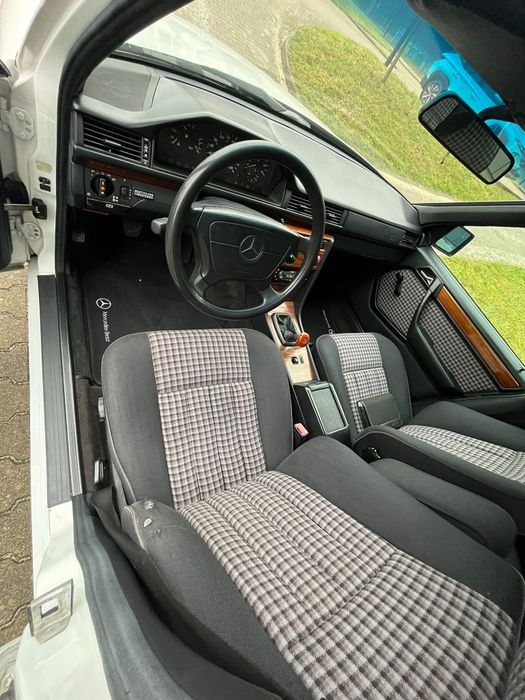 Mercedes E250D W124 • 1993 • 113 KM