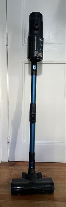 Aspirador vertical Cecotec