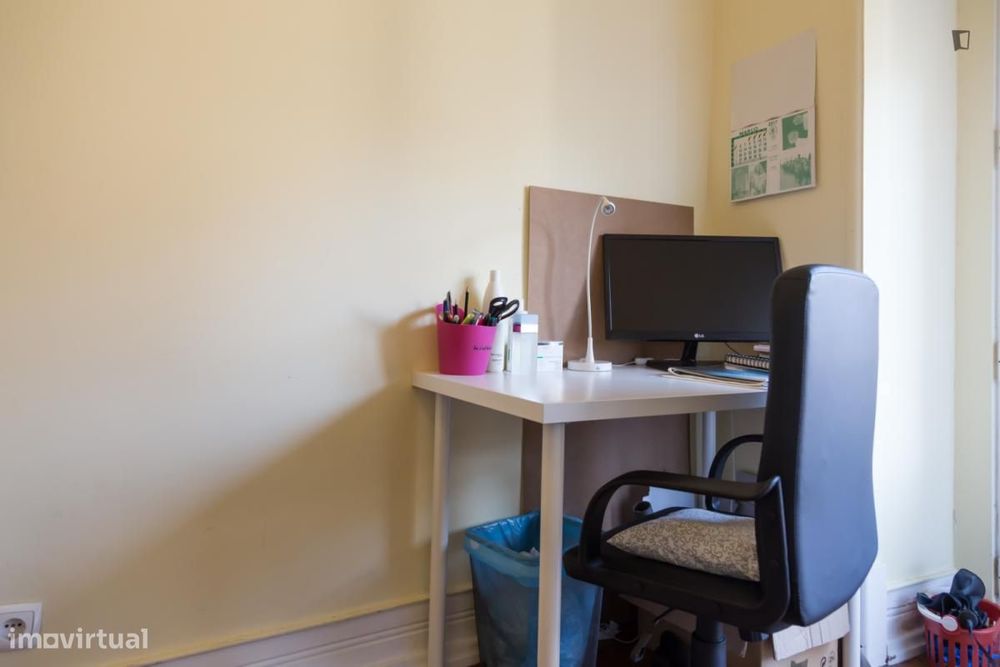 Quarto - localizado em Entrecampos Lisbon