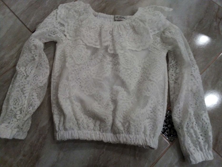 Продам блузи та рубашки