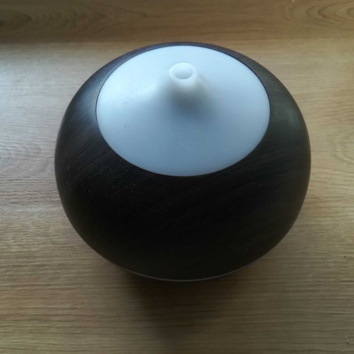 Nawilżacz do pomieszczenia i dyfuzor olejków eterycznych