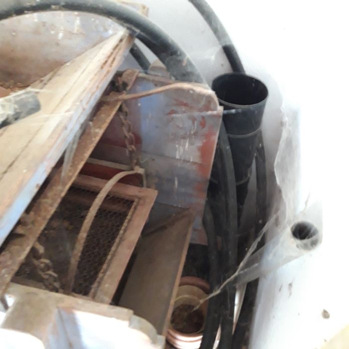 Erguedeira ou Tarara anos 40. Maquina manual de limpar cereias