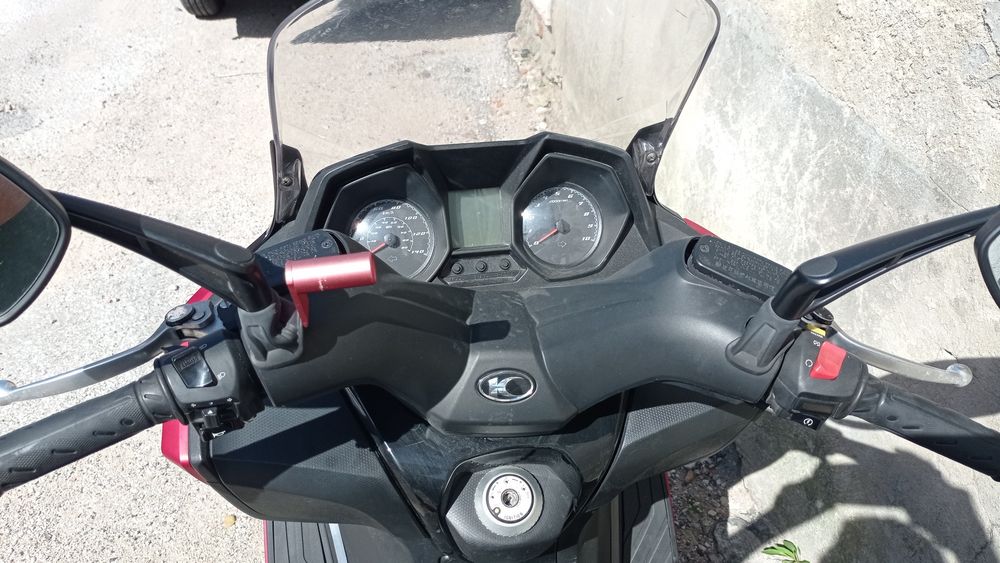 Kymko Superdink 125 maxiscooter