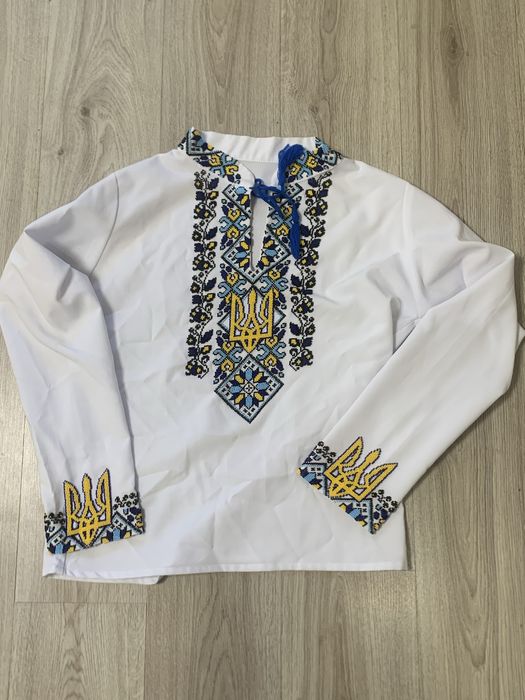 Вишиванка чоловіча, вишита з бісеру