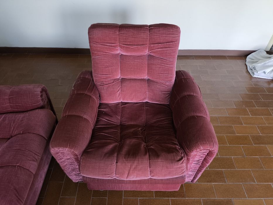 Conjunto de sofá e cadeirões