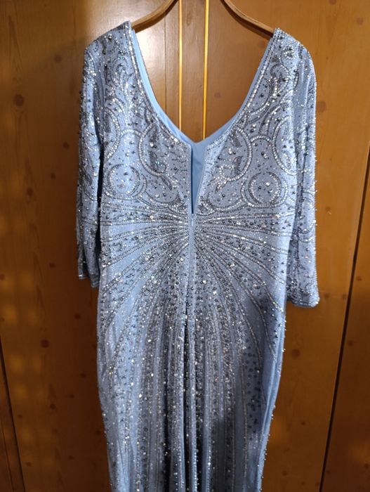 Продам шикарное платье.