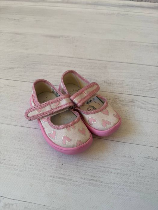 Тапці для дівчинки для садочка