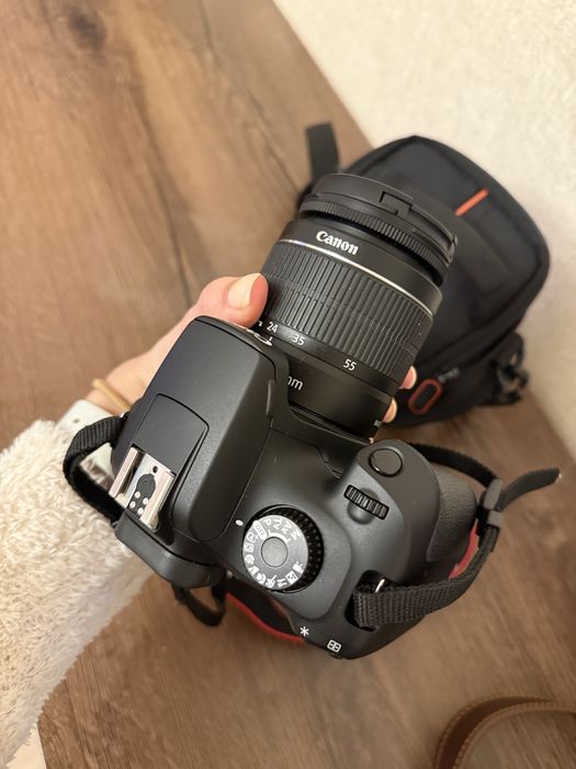 дзеркальний  фотоапарат Canon eos 4000D