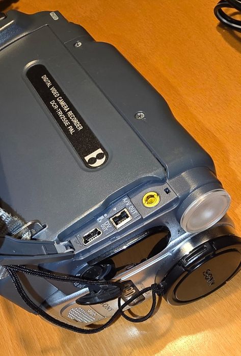 SONY DCR-TRV255E  Handycam Digital 8