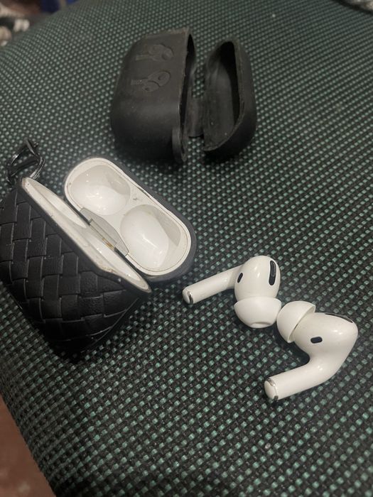 Airpods pro  продам навушники стан гарний