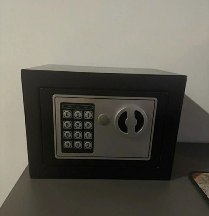 Sejf Elektroniczny Sejf na Kod + Klucze Sejf Ścienny na Kod Pieniądze