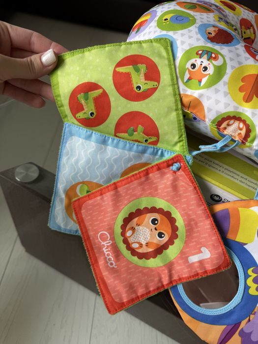 Подушка - игровой центр Chicco