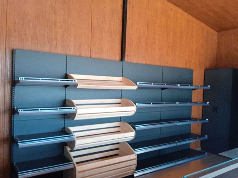 Стеллажи торговые, кассовые прилавки, холодильные витрины в магазин